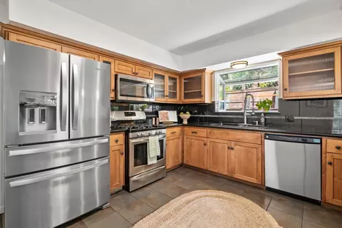 Kitchen - 7051 Mesa Dr, Aptos, CA 95003 photo 4 of 9