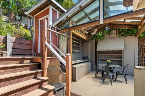 Exterior - 7051 Mesa Dr, Aptos, CA 95003 photo 3 of 21