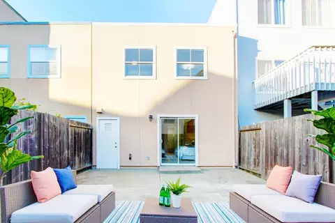 Exterior - 128 Orsi Cir, San Francisco, CA 94124 photo 5 of 11
