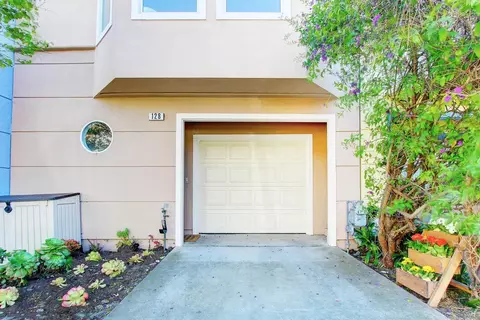 Exterior - 128 Orsi Cir, San Francisco, CA 94124 photo 2 of 11