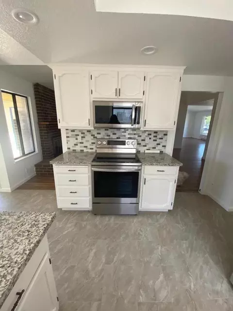 Kitchen - 396 Lancaster Dr, Manteca, CA 95336 photo 2 of 3