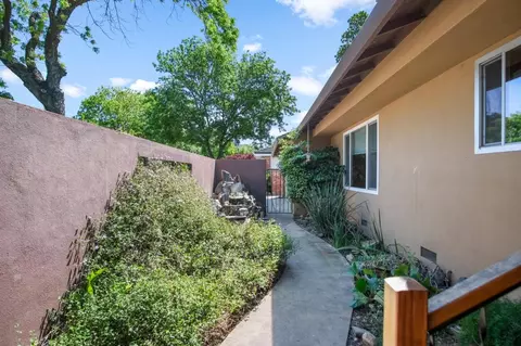 1008 Lexington Dr, Modesto, CA 95350 photo 5