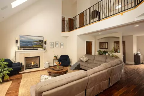 712 Corona Dr, Pacifica, CA 94044 photo 2