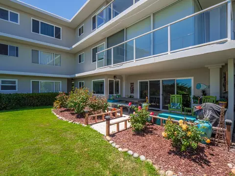 880 W Cliff Dr 5, Santa Cruz, CA 95060