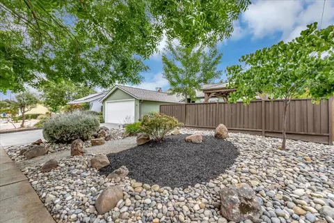 945 Scott Ct, Campbell, CA 95008 photo 3