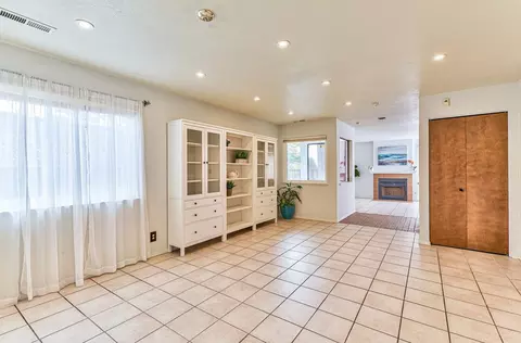 193 Linde Cir, Marina, CA 93933 photo 9