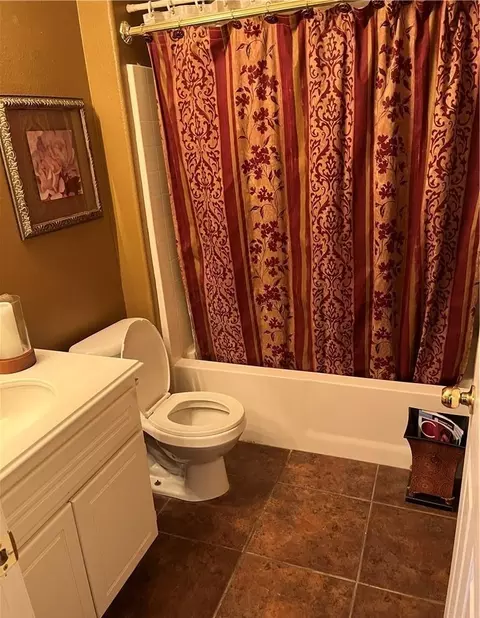 Bath - 29870 Watson Ct, Highland, CA 92346 photo 4 of 4