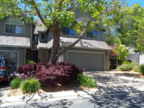 133 Southampton Ln C, Santa Cruz, CA 95062
