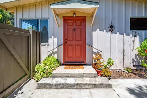 328 Mountain View Ave, Santa Cruz, CA 95062
