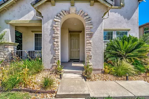 737 Brookhurst Blvd, Lathrop, CA 95330 photo 3