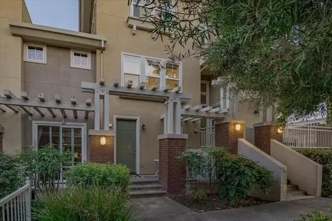 581 N 9th St, San Jose, CA 95112