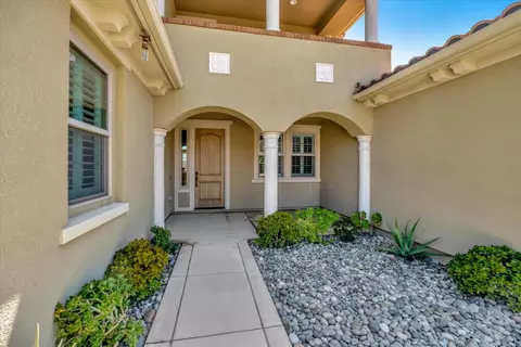 1586 Como Dr, Manteca, CA 95337 photo 5
