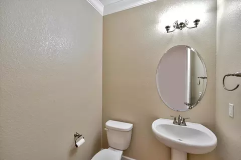 1586 Como Dr, Manteca, CA 95337 photo 9