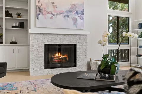 1 Alexis Ct, Menlo Park, CA 94025