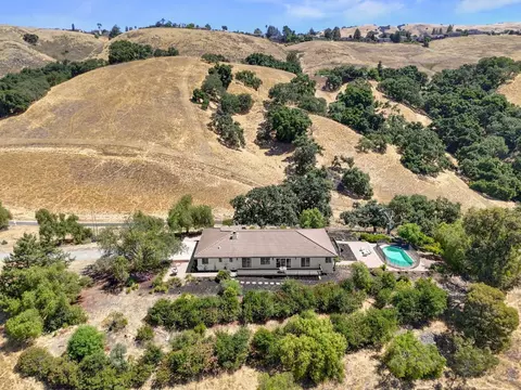 17101 Kruse Ranch Ln, Morgan Hill, CA 95037