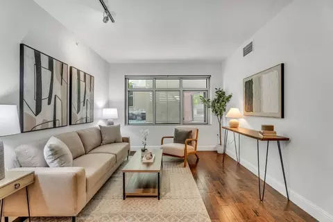 355 1st St S301, San Francisco, CA 94105