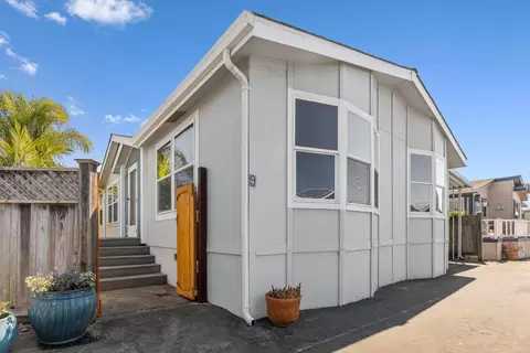 2155 Wharf Rd 9, Capitola, CA 95010