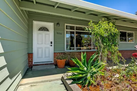 1600 Hawthorne Way, Santa Cruz, CA 95062