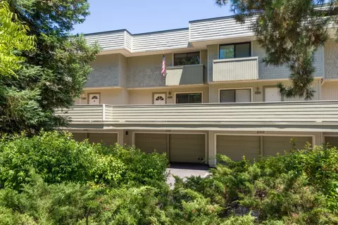 2305 Sharon Rd, Menlo Park, CA 94025