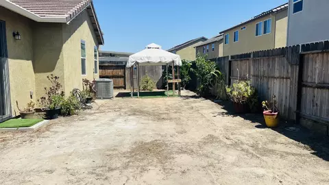 1696 Red Ribbons Ln, Manteca, CA 95337 photo 4