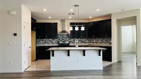 1696 Red Ribbons Ln, Manteca, CA 95337 photo 9
