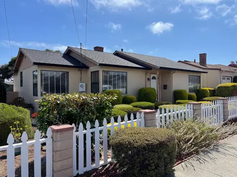 141 John St, Monterey, CA 93940 photo 2
