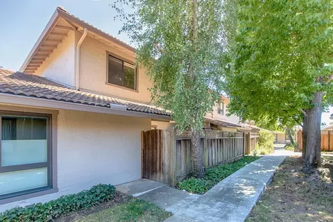 137 Peach Ter, Santa Cruz, CA 95060