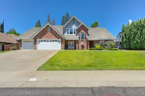 200 Lost Creek Dr, Folsom, CA 95630