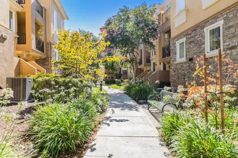 4327 Fitzwilliam St, Dublin, CA 94568 photo 2