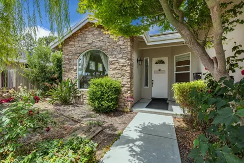 1017 Greenwood Pl, Salinas, CA 93901 photo 4
