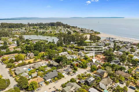 555 Risso Ct, Santa Cruz, CA 95062