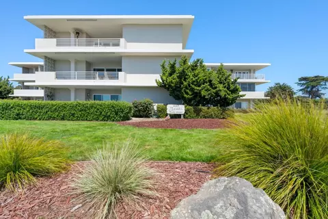 880 W Cliff Dr 7, Santa Cruz, CA 95060