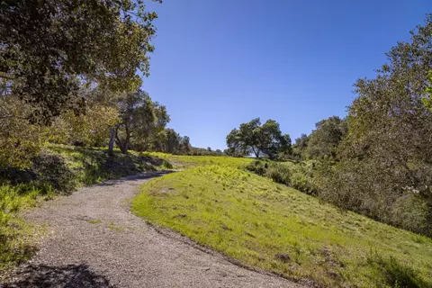 8 Corral Run, Carmel, CA 93923 photo 3