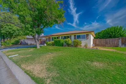 1395 Queens Cir, Merced, CA 95340 photo 2