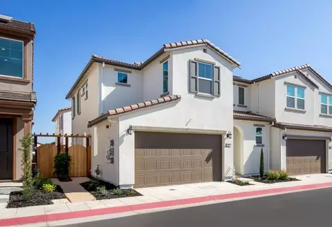 157 E Frost Dr, Tracy, CA 95391 photo 2