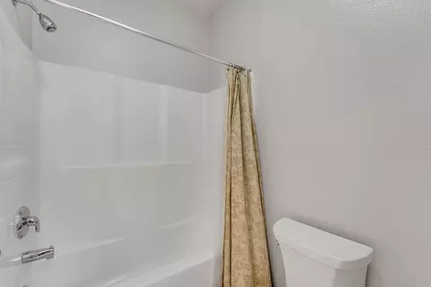 950 Pueblo St, Gilroy, CA 95020 photo 23