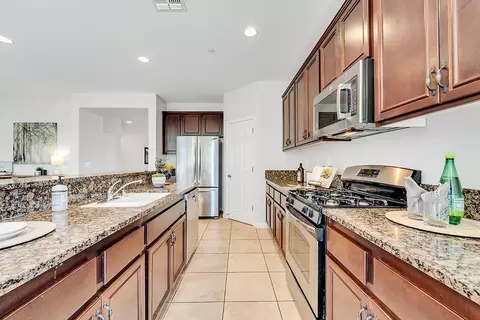 950 Pueblo St, Gilroy, CA 95020 photo 15
