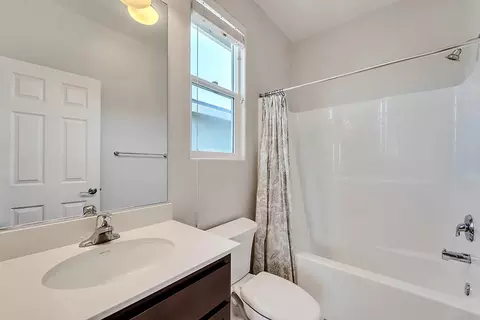 950 Pueblo St, Gilroy, CA 95020 photo 25
