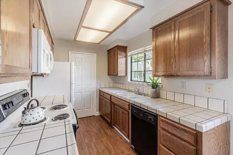 1052 Padre Dr 2, Salinas, CA 93901 photo 10