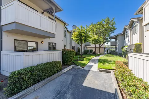 1052 Padre Dr 2, Salinas, CA 93901 photo 32