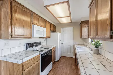 1052 Padre Dr 2, Salinas, CA 93901 photo 9