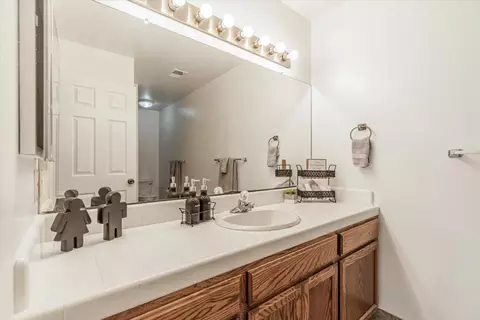 1052 Padre Dr 2, Salinas, CA 93901 photo 21