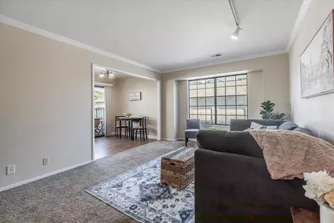 1052 Padre Dr 2, Salinas, CA 93901 photo 5