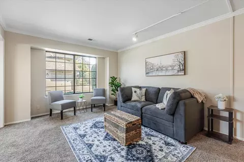 1052 Padre Dr 2, Salinas, CA 93901 photo 6