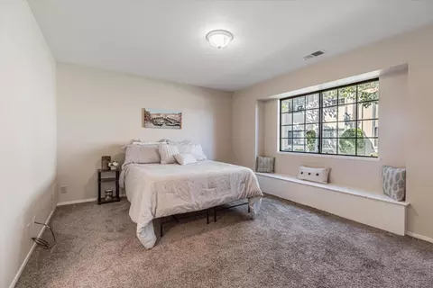 1052 Padre Dr 2, Salinas, CA 93901 photo 17
