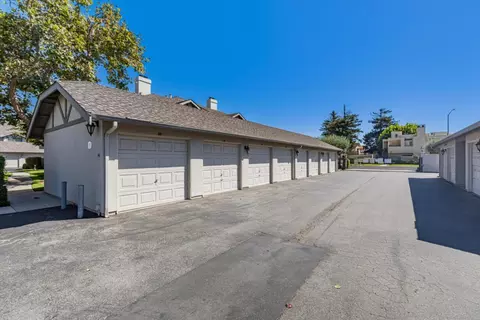 1052 Padre Dr 2, Salinas, CA 93901 photo 26