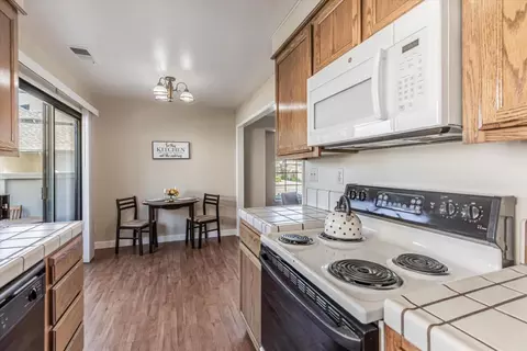 1052 Padre Dr 2, Salinas, CA 93901 photo 12