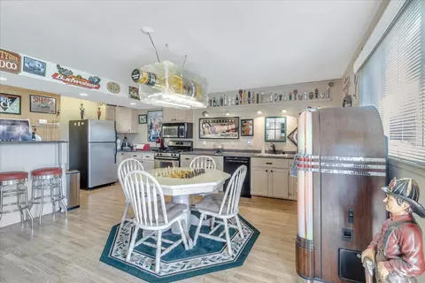Kitchen - 9 Barton Pl, Pacifica, CA 94044 photo 9 of 9
