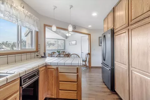 Kitchen - 9 Barton Pl, Pacifica, CA 94044 photo 5 of 9