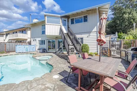 Exterior - 9 Barton Pl, Pacifica, CA 94044 photo 10 of 27
